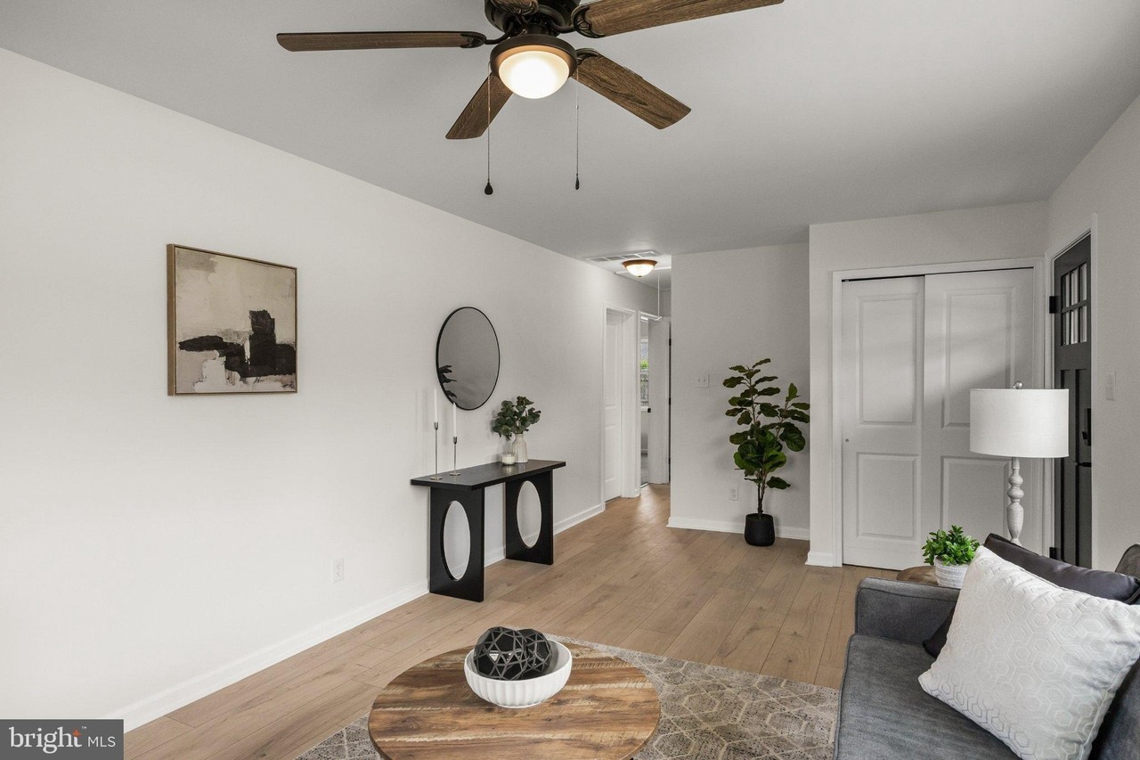 6 Holly Dr - Photo 5 of 13