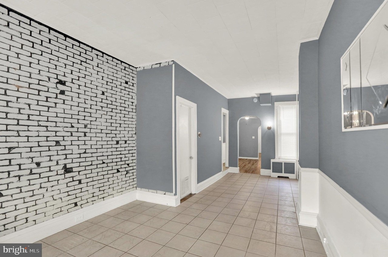 745 Locust St - Photo 5 of 29