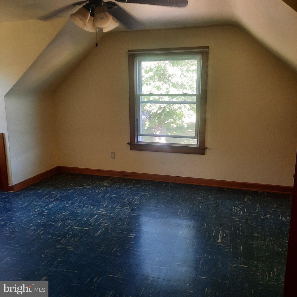 416 Poplar Rd - Photo 2 of 7