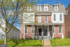 featured image of 305 Main St #1