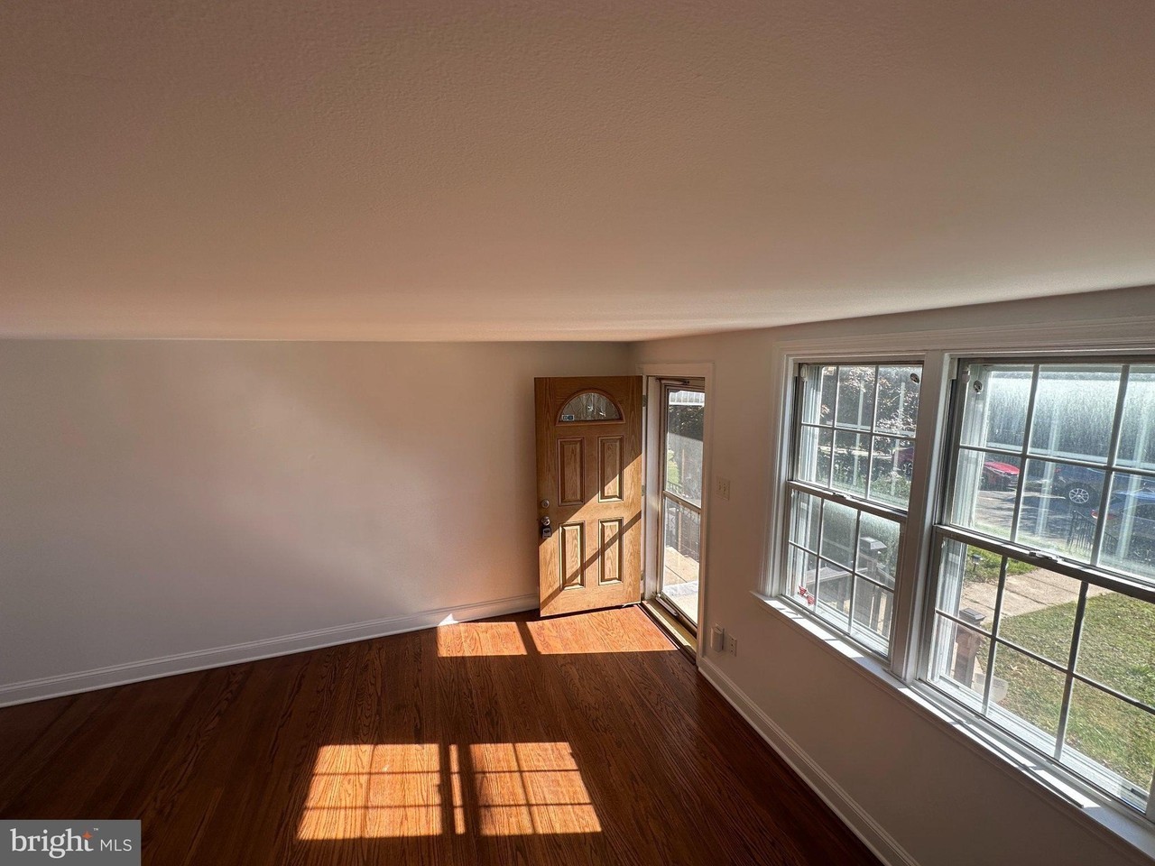 973 Fairfax Rd - Photo 4 of 24