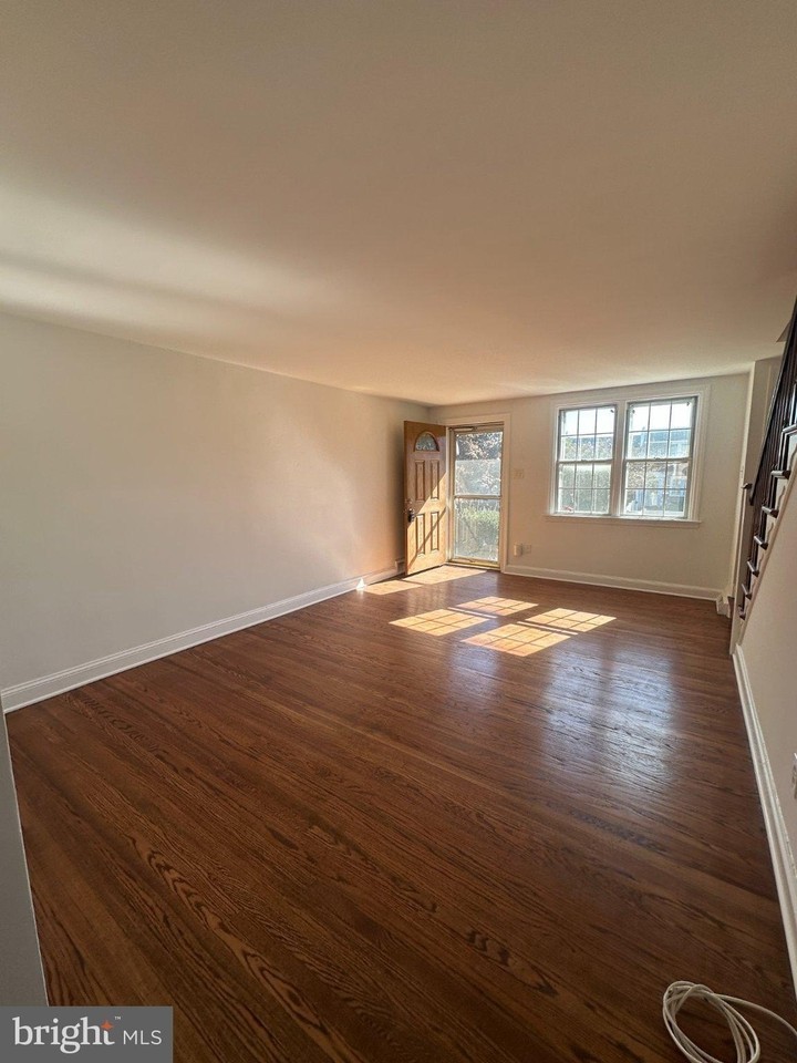 973 Fairfax Rd - Photo 6 of 24
