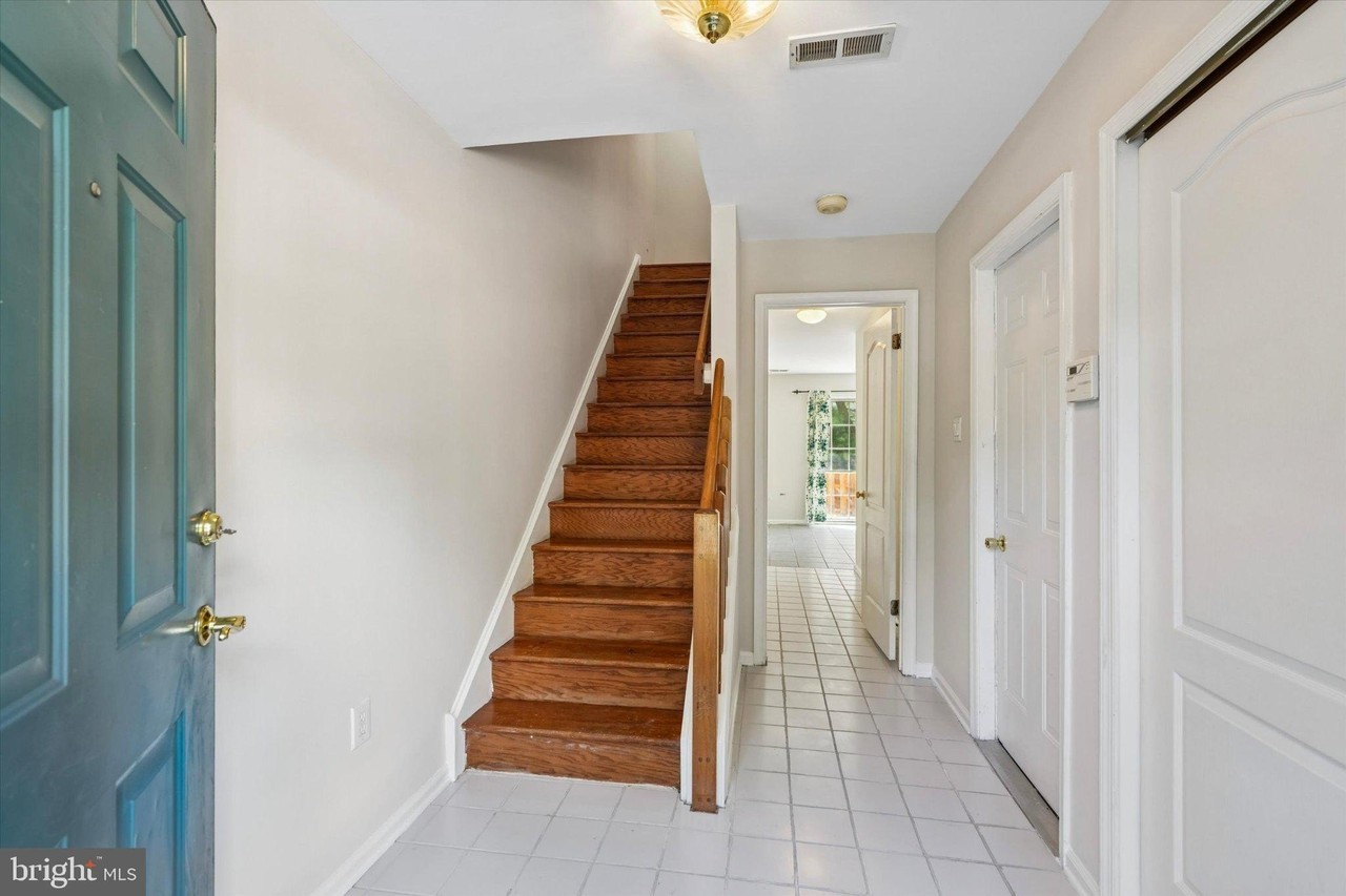 3408 Carriage Ct - Photo 2 of 25