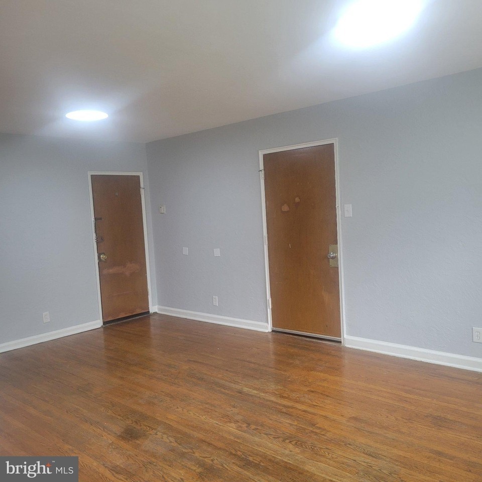 6153 Old York Rd - Photo 3 of 9