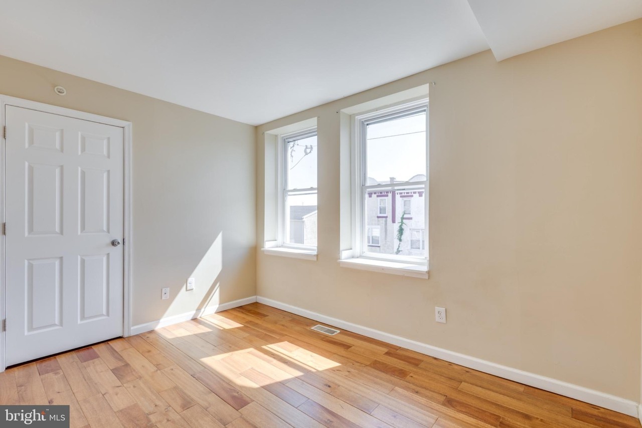 662 N 33rd St #3 - Photo 2 of 13
