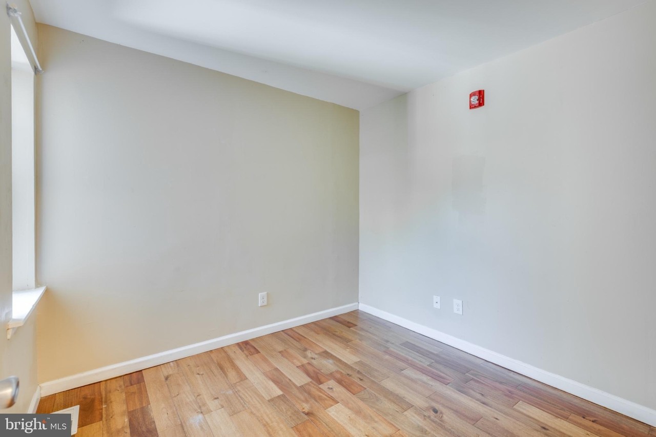 662 N 33rd St #3 - Photo 5 of 13