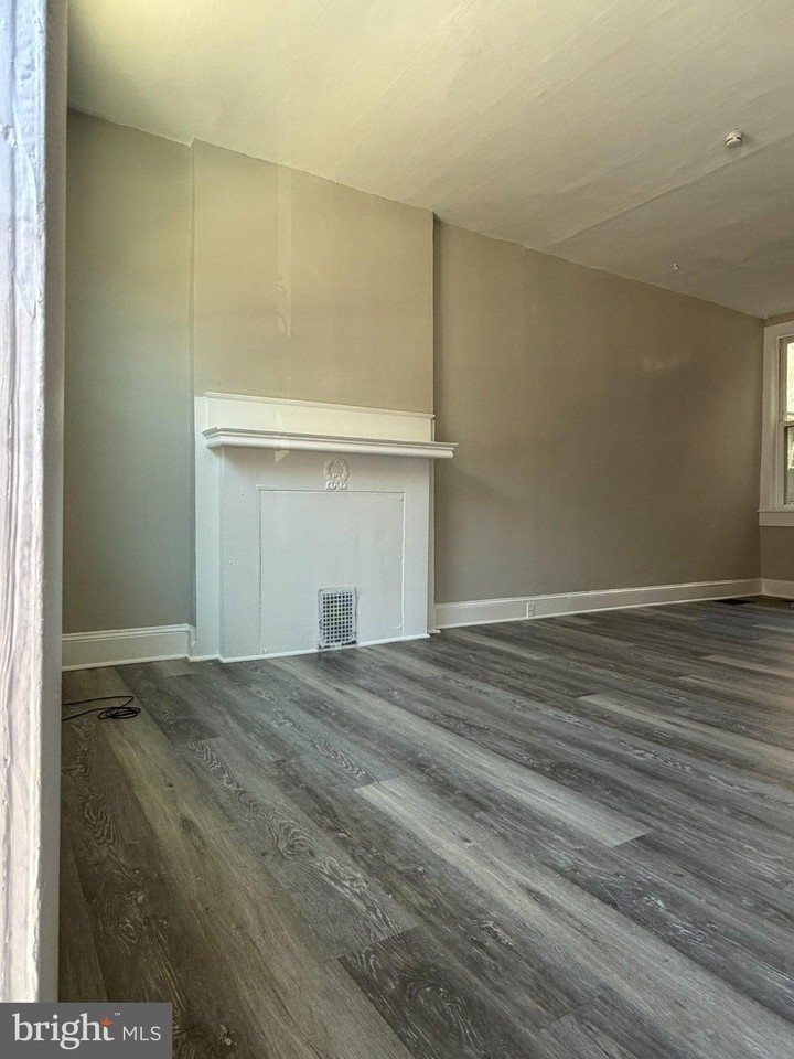 2834 Lecount St - Photo 4 of 30