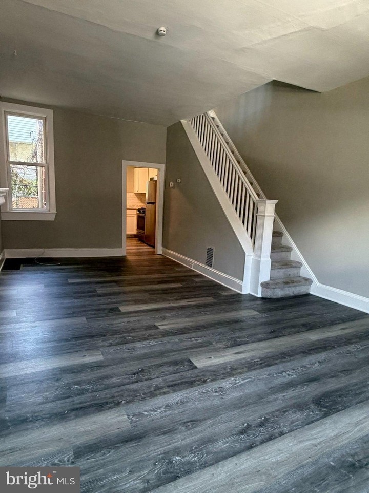 2834 Lecount St - Photo 5 of 30