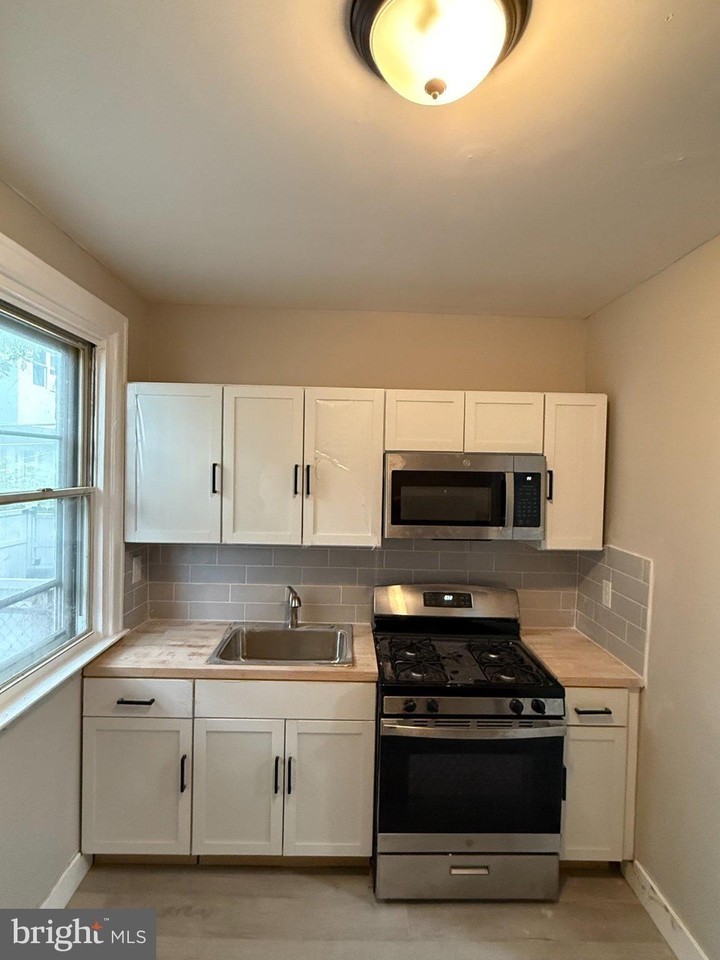 1538 S Patton St - Photo 2 of 20