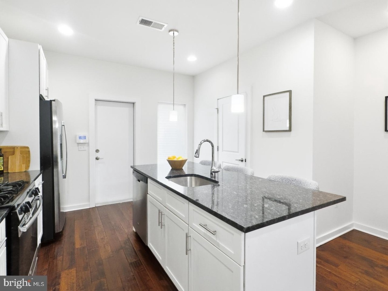 1643 N Randolph St - Photo 3 of 39