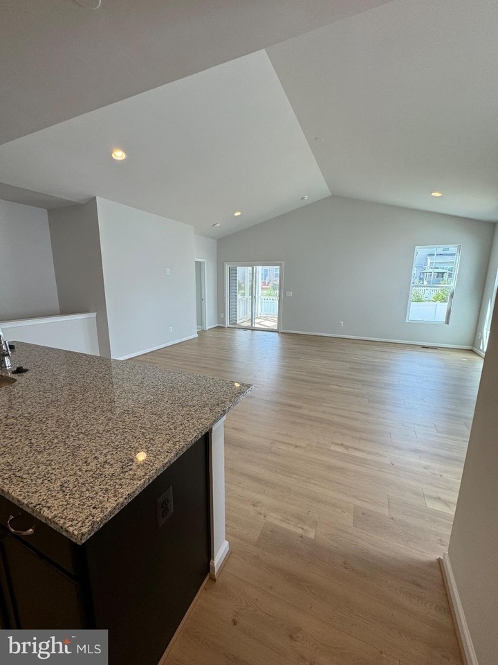 104 Heyford Dr - Photo 6 of 35