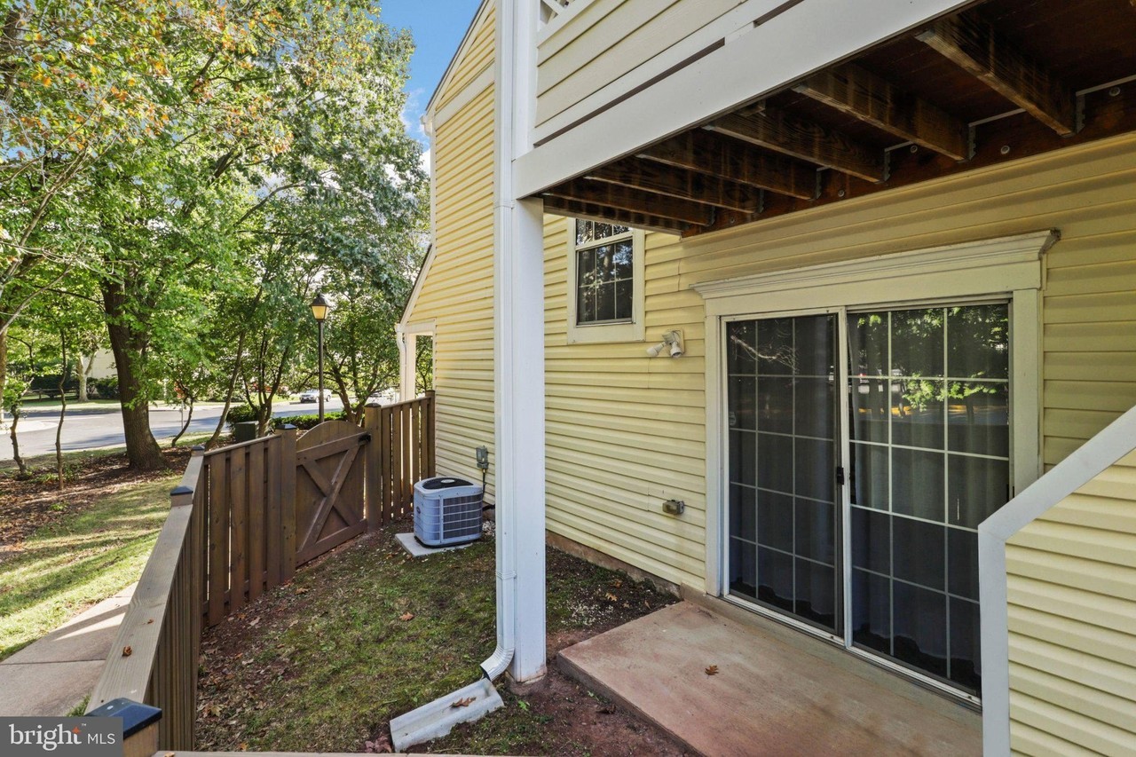 14435 Fallscliff Ln #4 - Photo 4 of 40