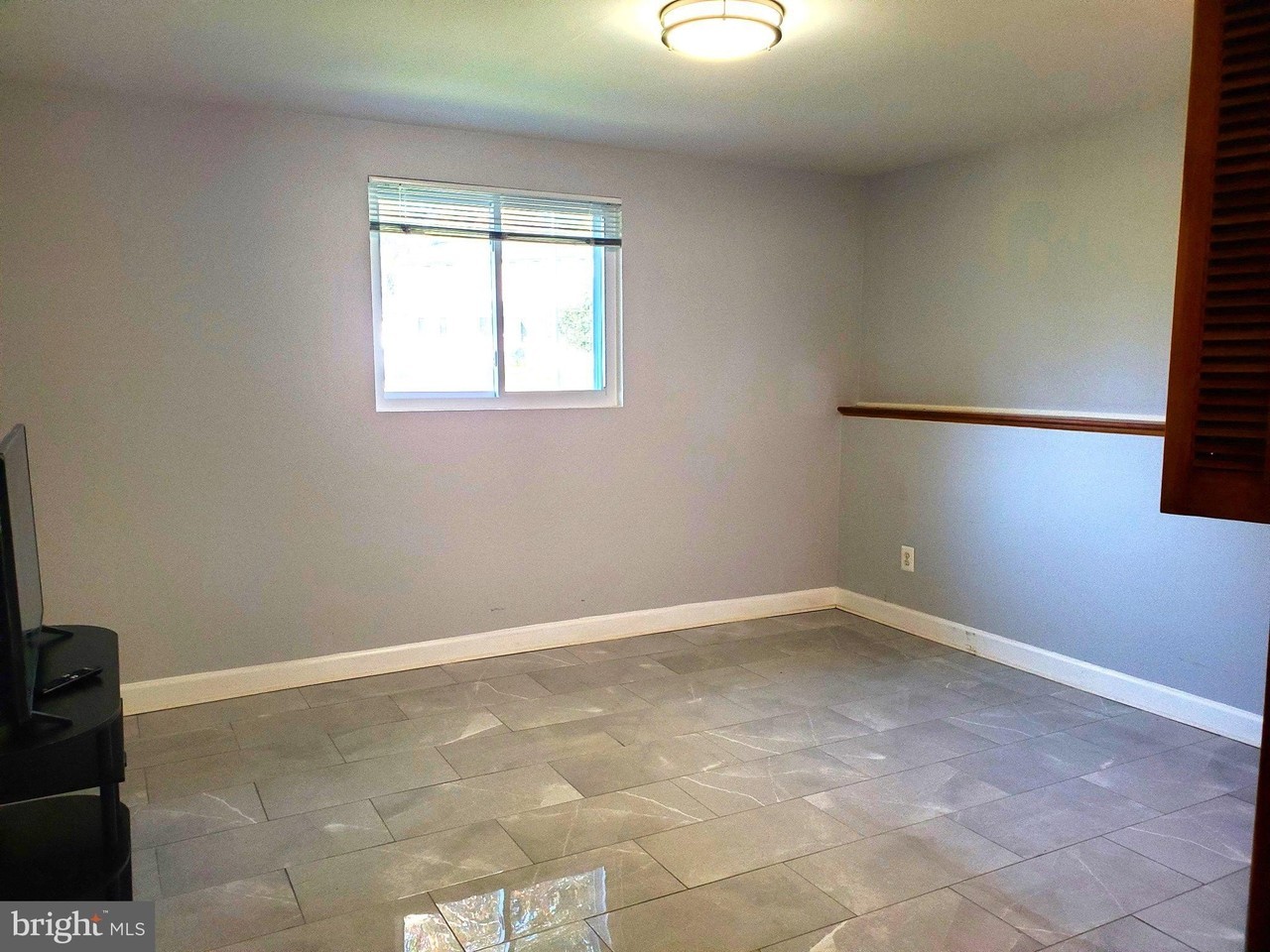 1114 Clarke St - Photo 5 of 20
