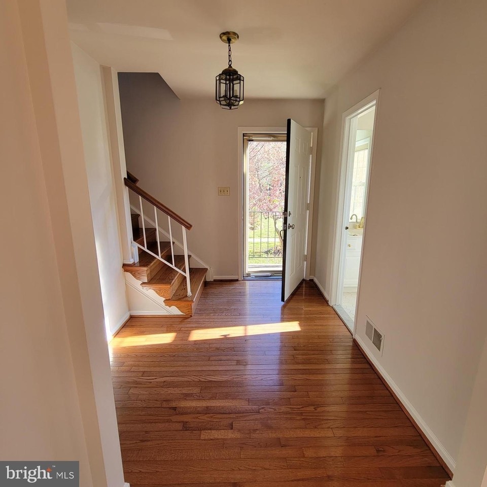 5441 Cheshire Meadows Way - Photo 2 of 25