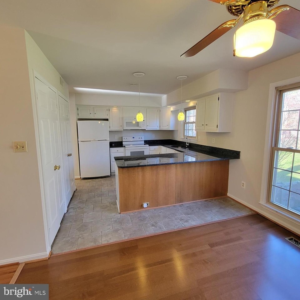 5441 Cheshire Meadows Way - Photo 7 of 25