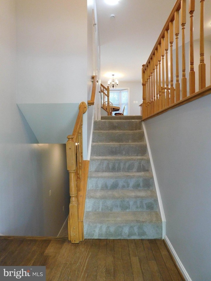 5630 Gresham Ln - Photo 5 of 42