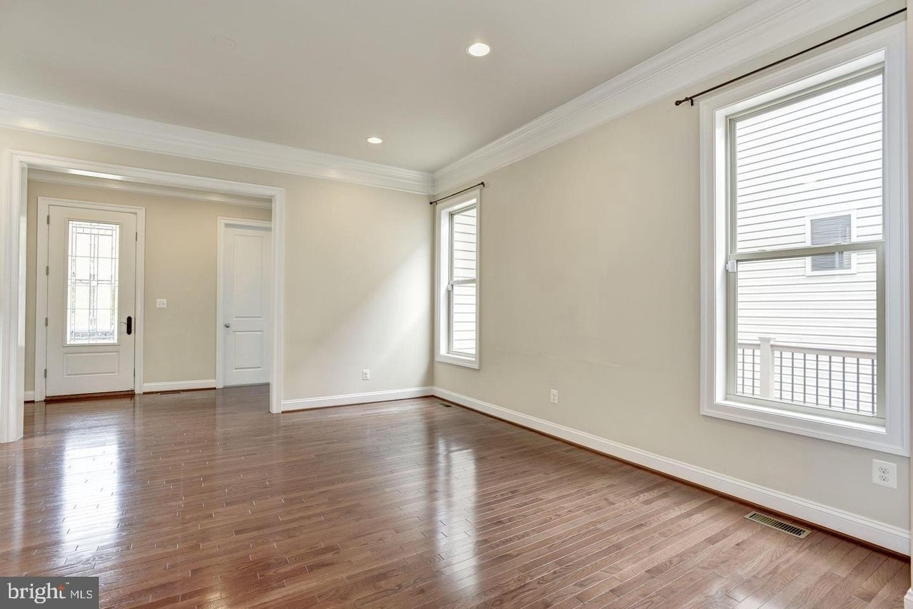 20728 Jennifer Ann Dr - Photo 4 of 30
