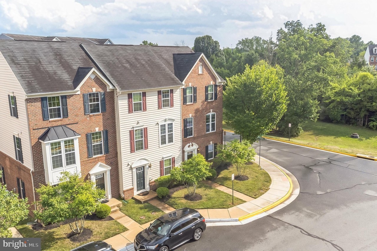 7039 Trek Way - Photo 2 of 47
