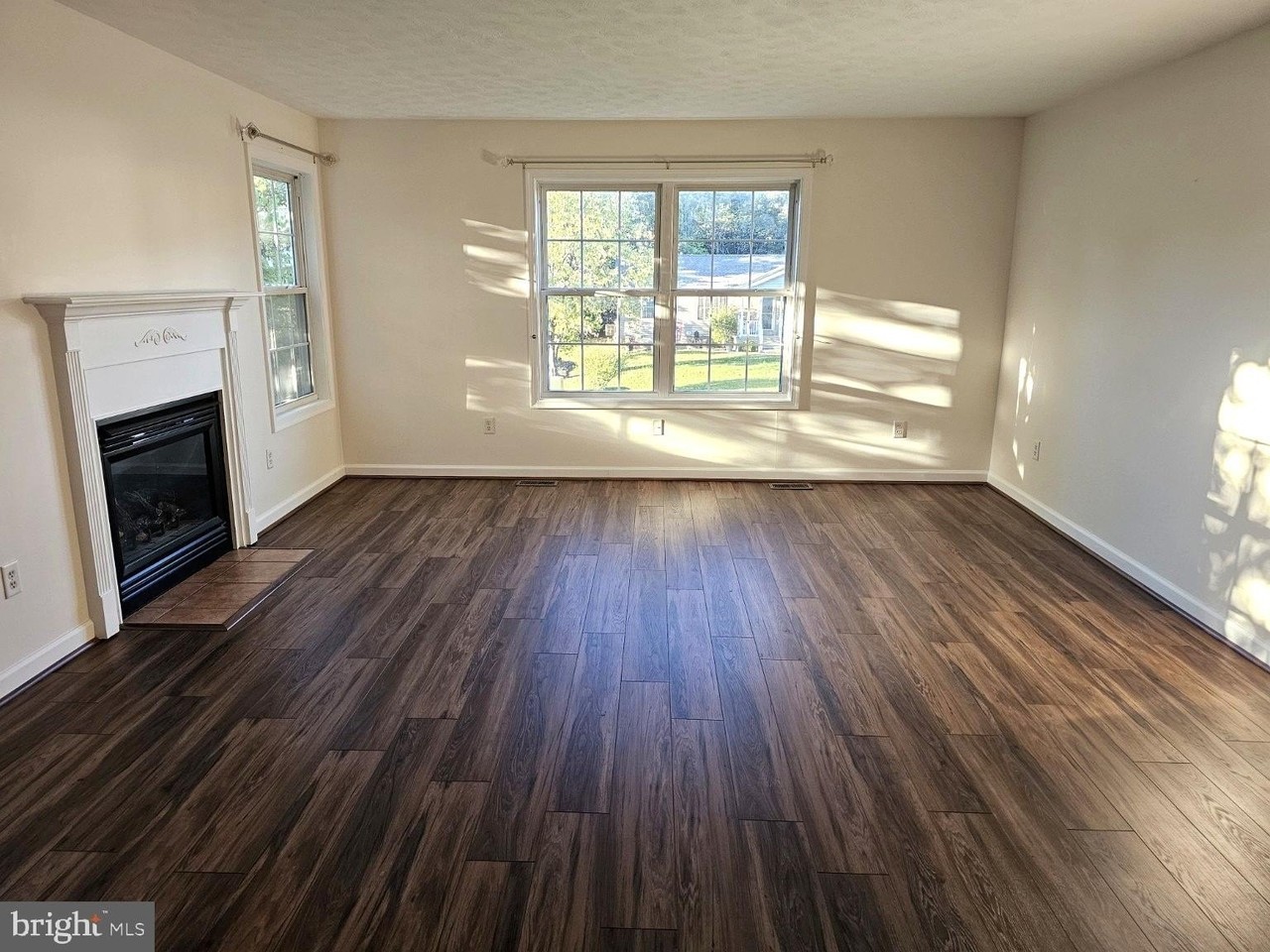 494 Crystal Ln - Photo 2 of 27