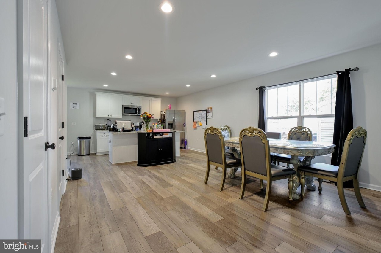 136 Mansfield St - Photo 7 of 26