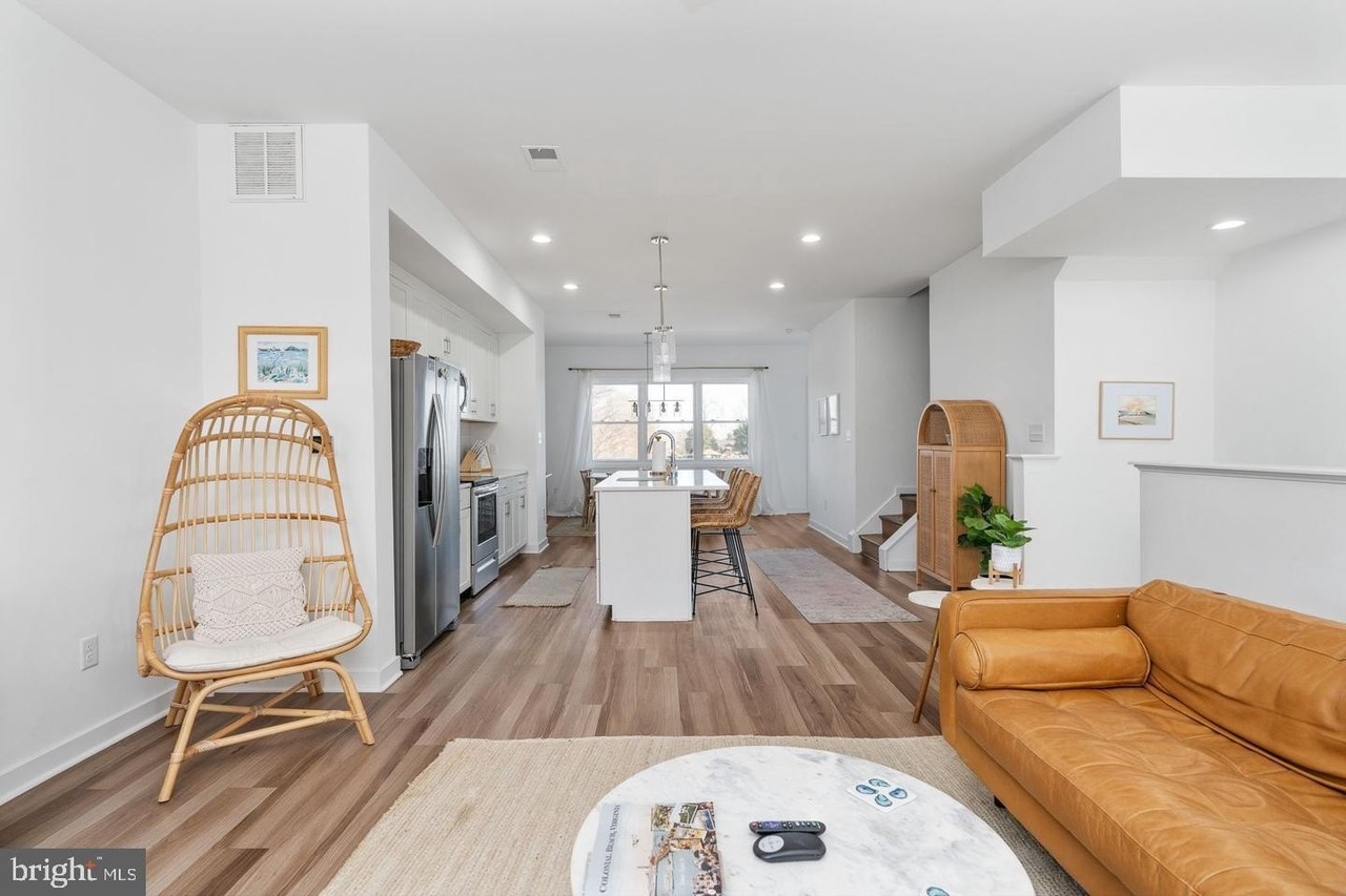 308 Douglas Ave - Photo 4 of 50