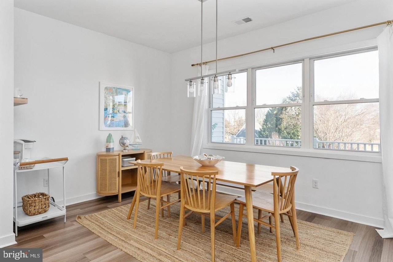 308 Douglas Ave - Photo 7 of 50