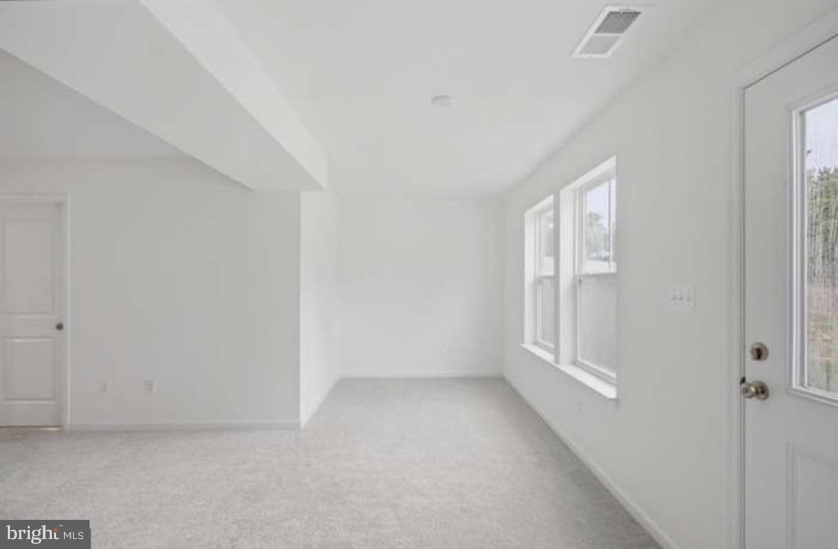 74 ABBOTT Way - Photo 3 of 10