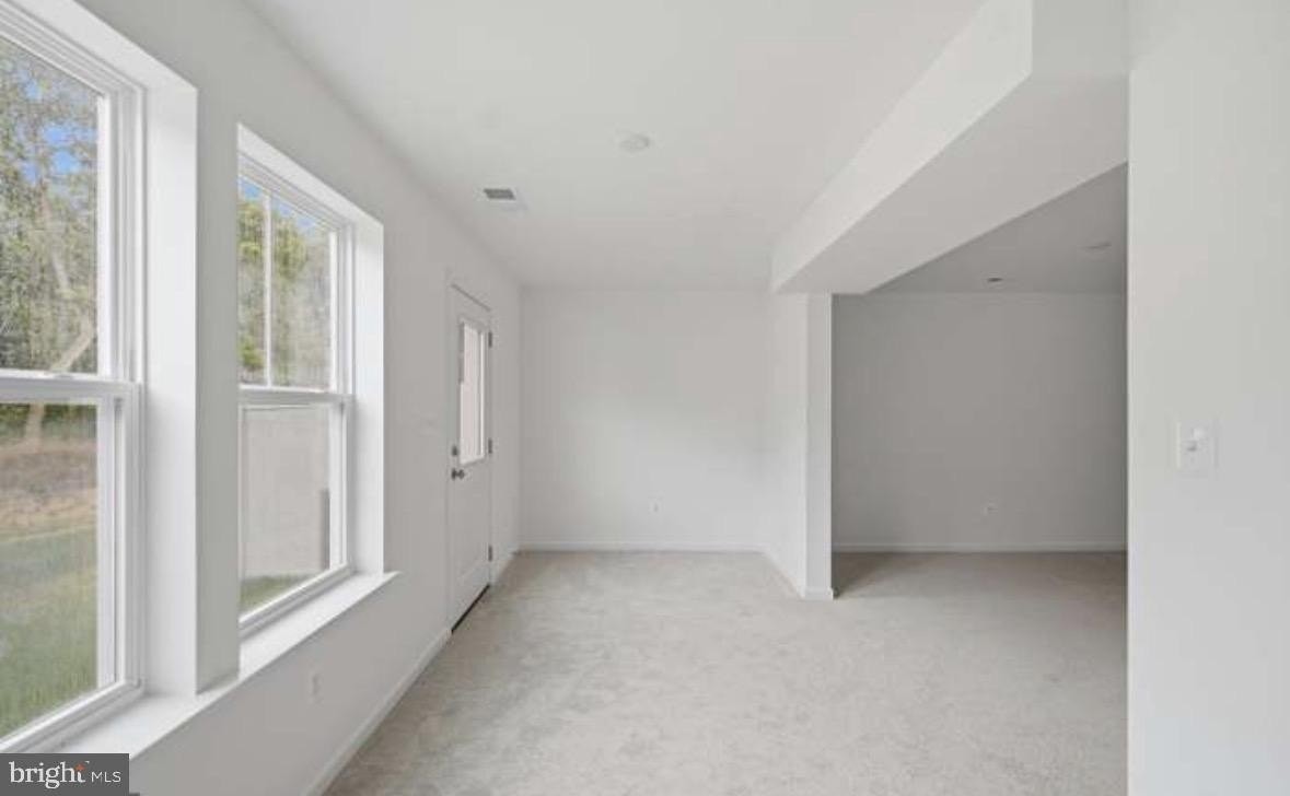 74 ABBOTT Way - Photo 6 of 10