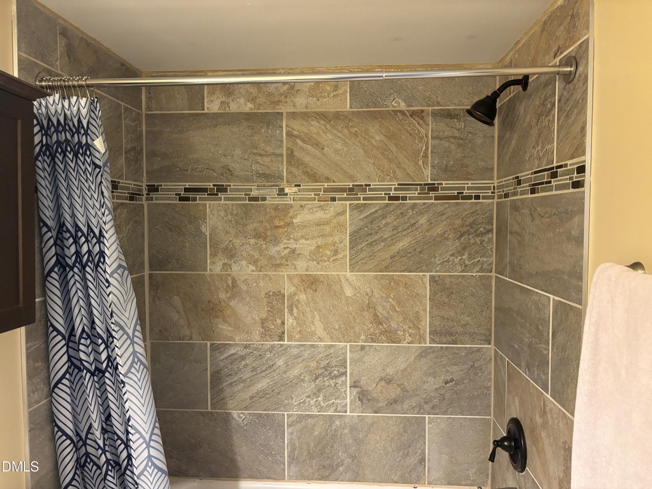 1281 Schaub Dr - Photo 7 of 16