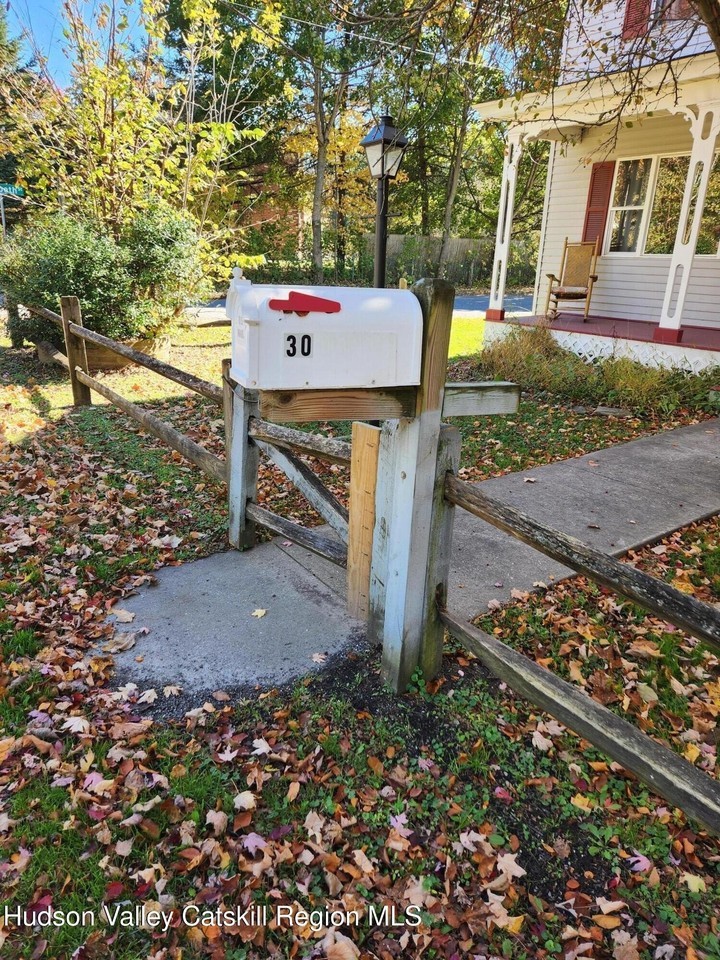 30 Fisk St - Photo 3 of 11