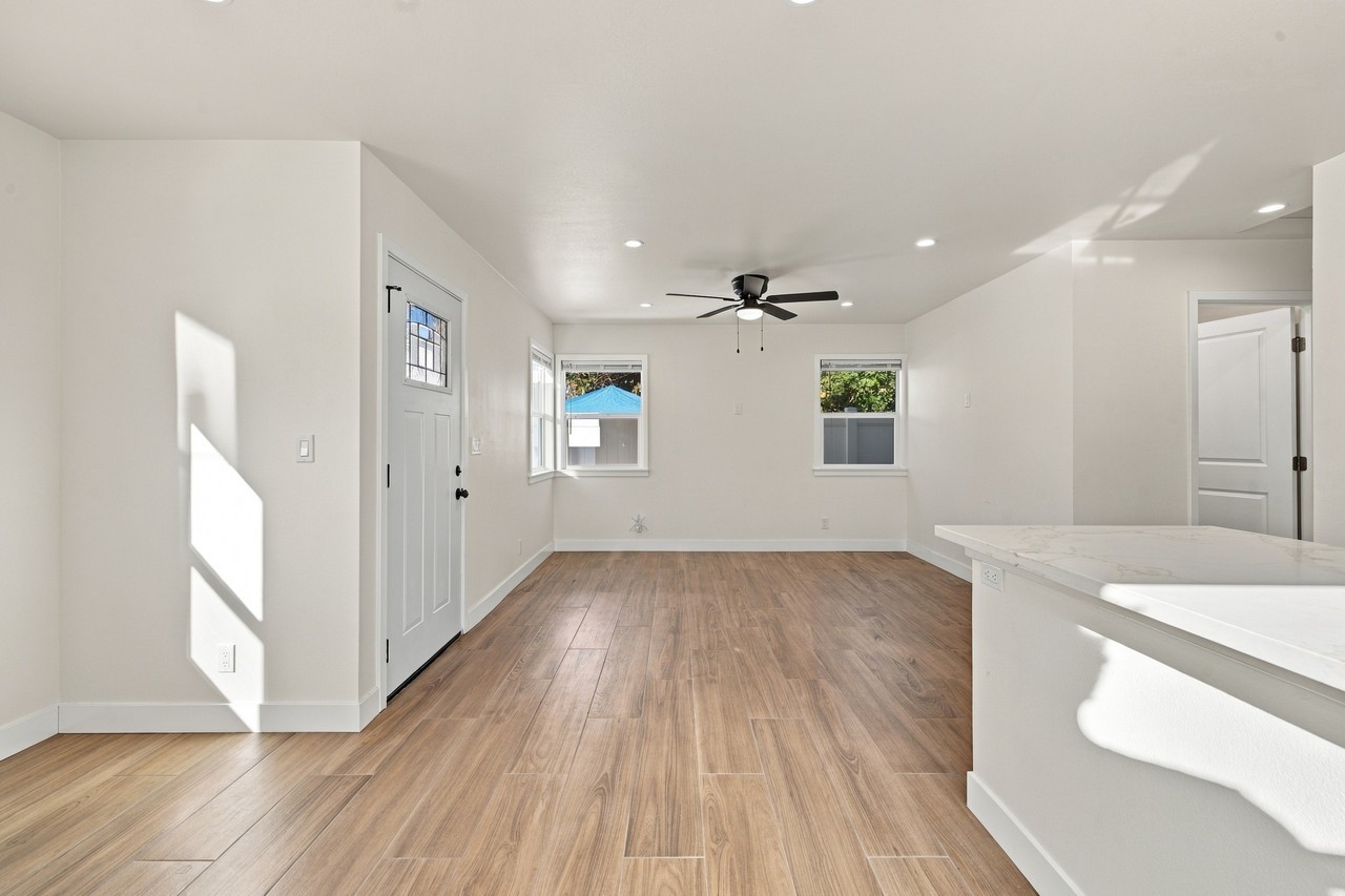 1827 E Mcmillan St #NA - Photo 5 of 17