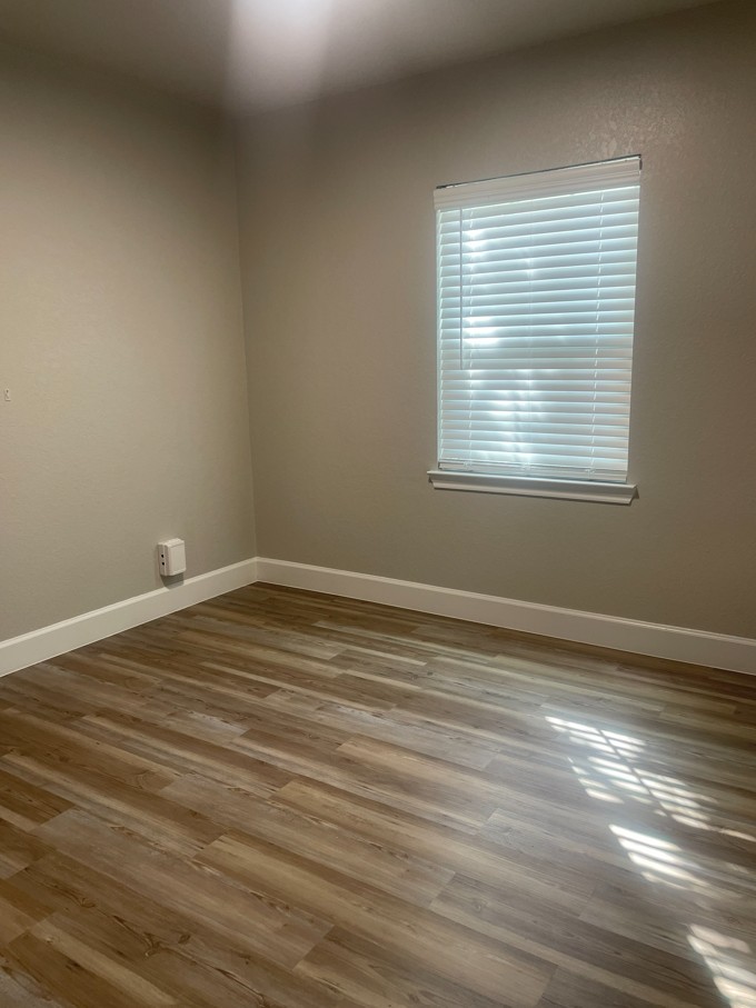 226 Laurel St #NA - Photo 2 of 5