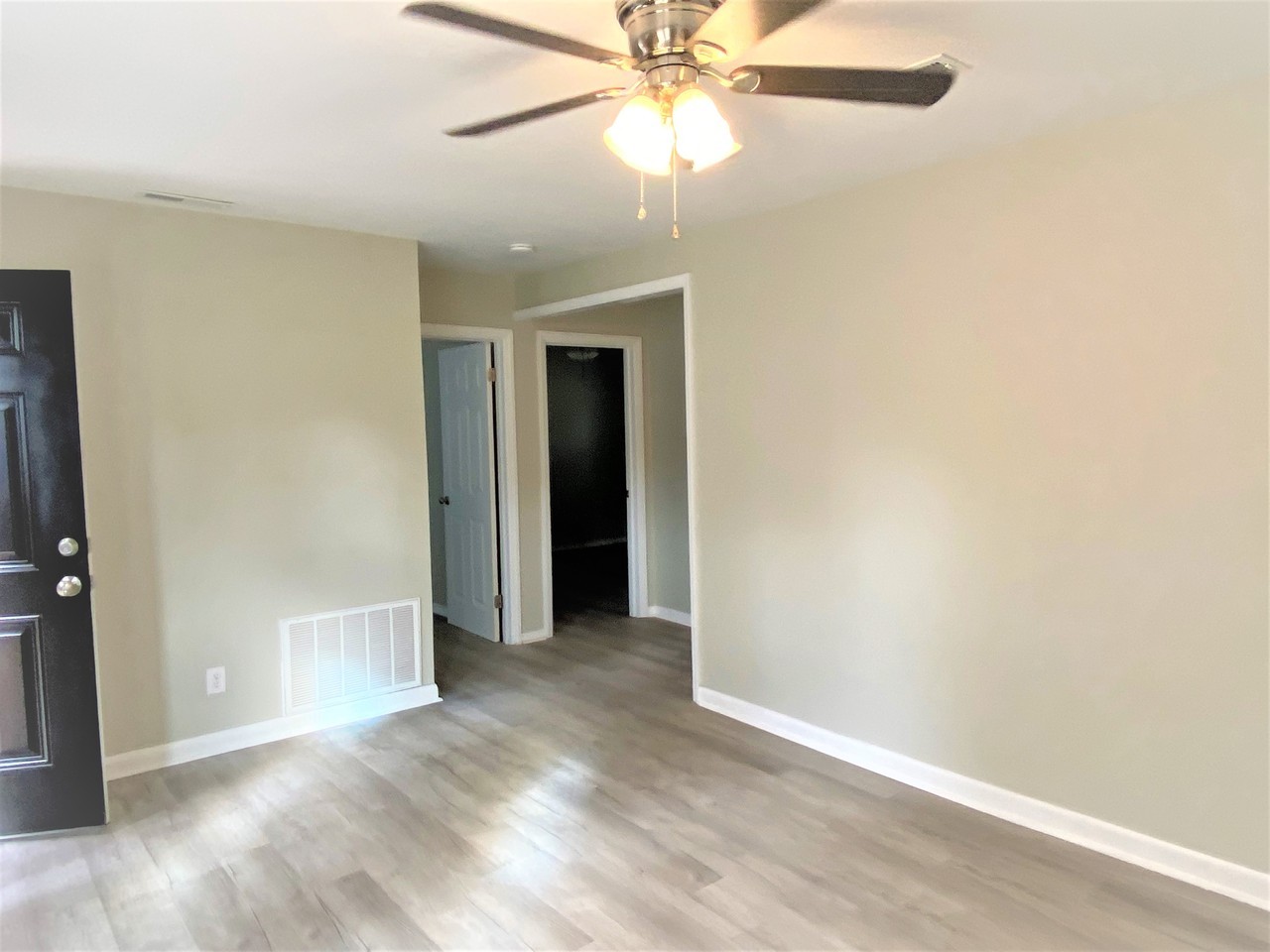509 Eisenhower Dr #NA - Photo 7 of 24