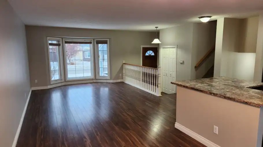 1907 5 Ave - Photo 3 of 7