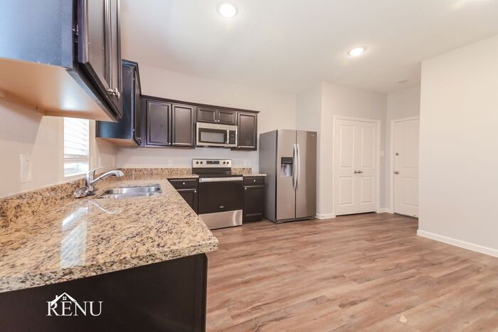 6123 Harrah Ln - Photo 6 of 17
