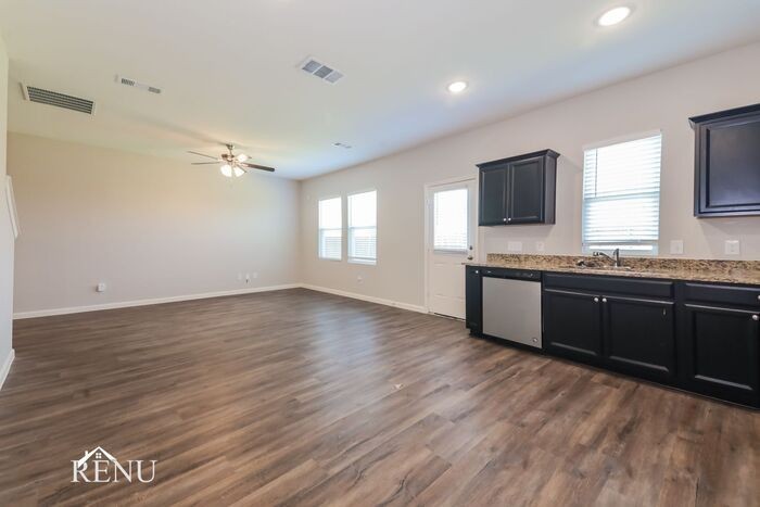 6123 Harrah Ln - Photo 7 of 17