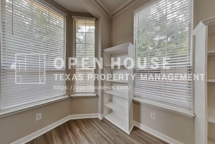 5302 Cedar Lodge Ct - Photo 7 of 20