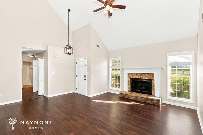 148 Arlington Ct - Photo 4 of 15