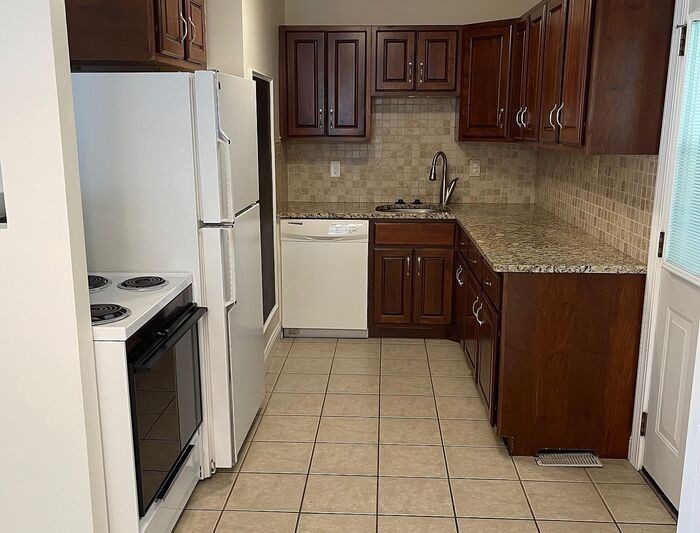 4296 Williams Ave - Photo 6 of 23