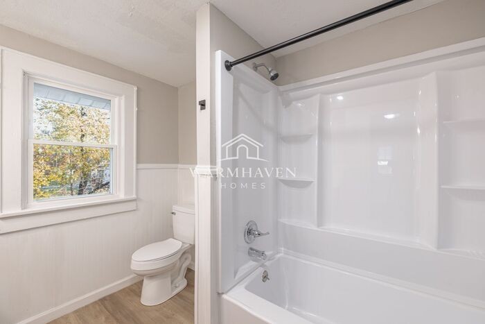 957 Mercer Ave - Photo 7 of 26