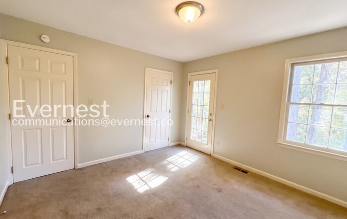 3049 Riverwood Ter - Photo 7 of 19