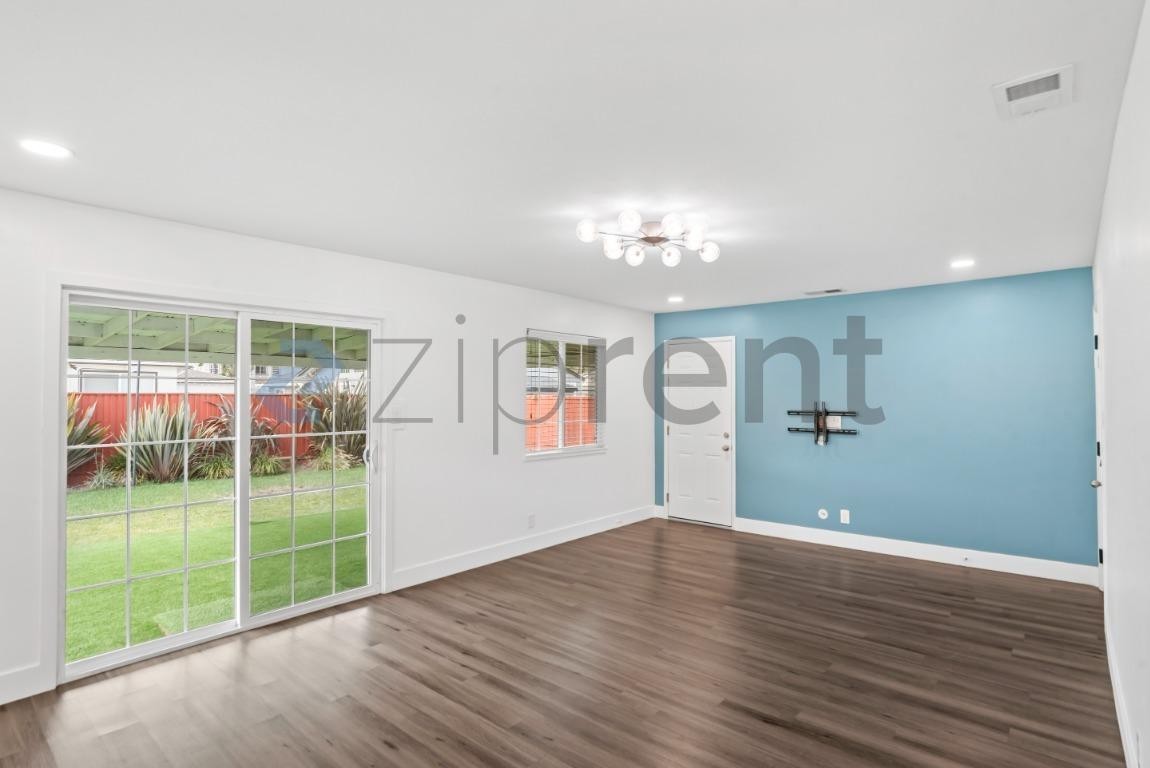 4672 Burke Dr - Photo 6 of 27