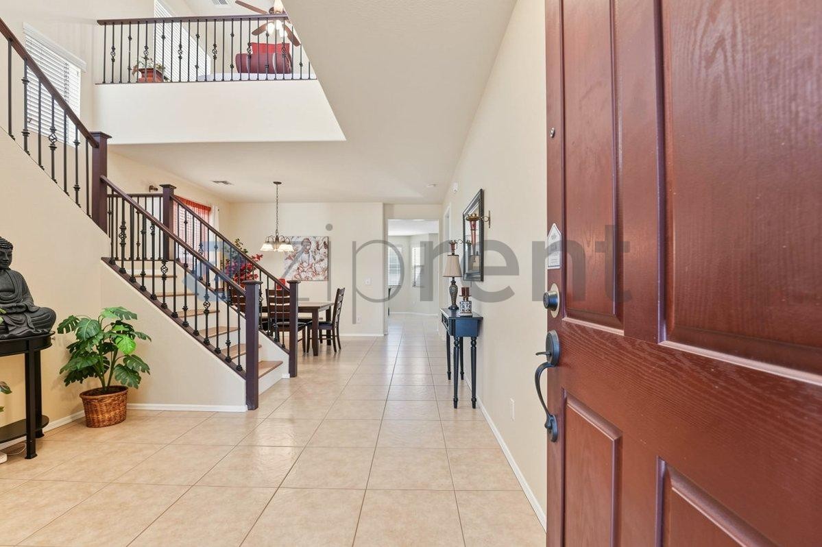 121 W Hackberry Dr - Photo 4 of 38