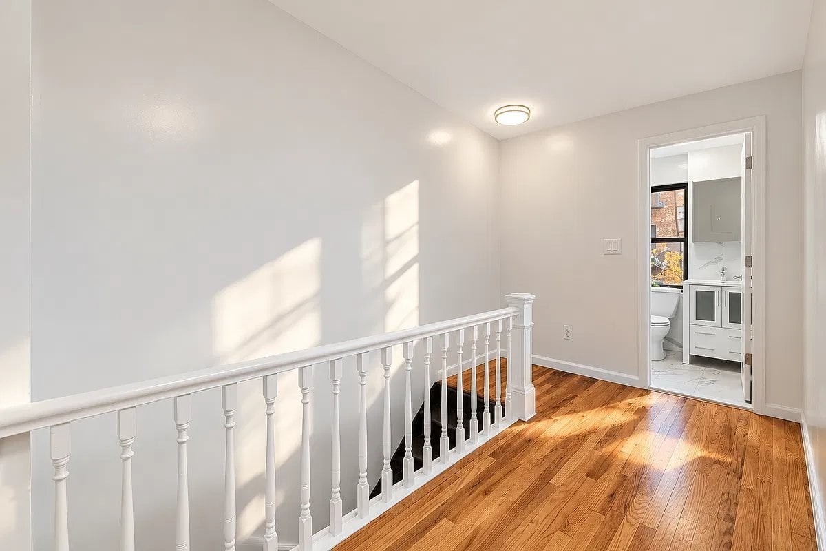 265 Elizabeth St #2 - Photo 5 of 7