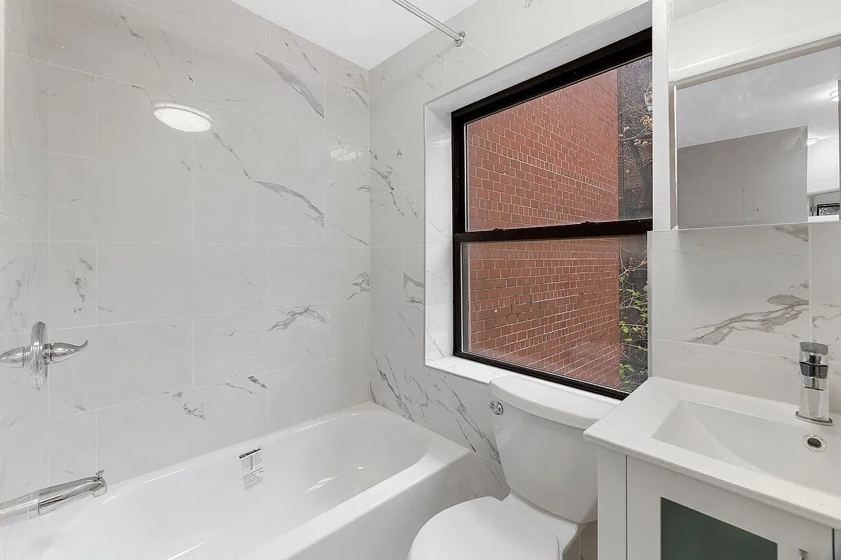 265 Elizabeth St #2 - Photo 6 of 7