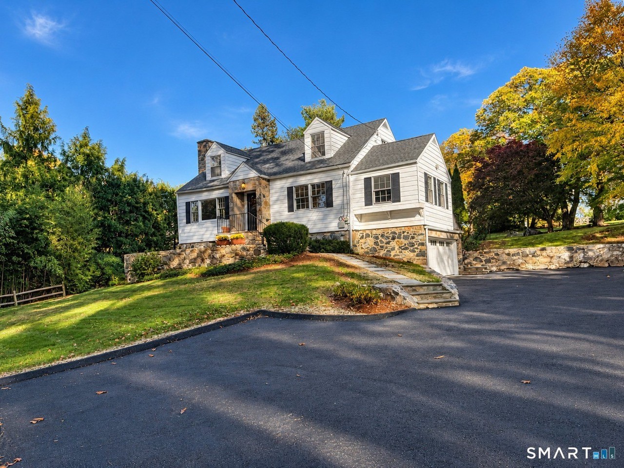 617 Webbs Hill Rd - Photo 2 of 20