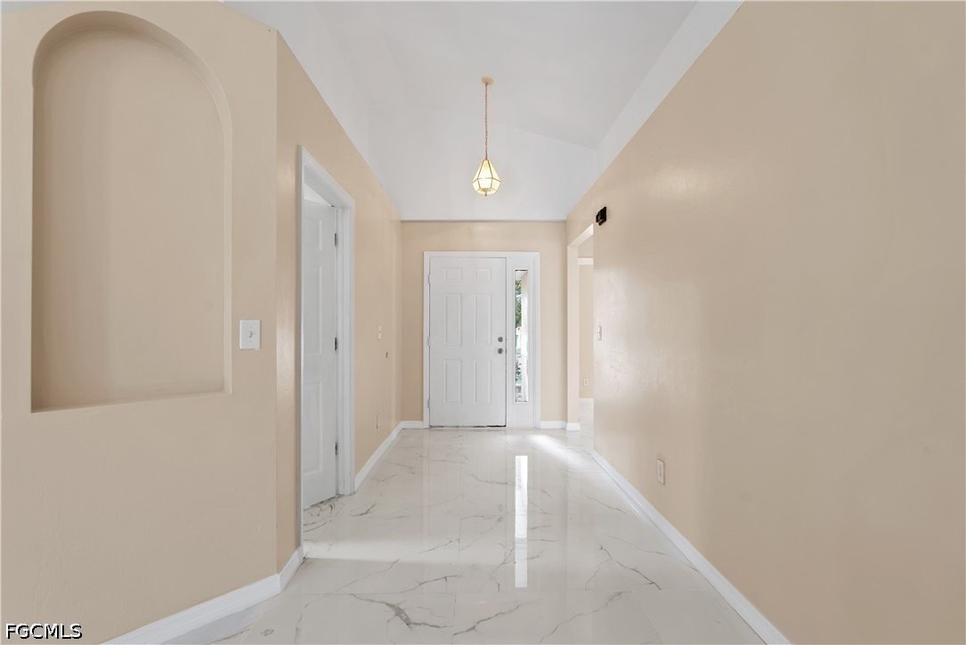 1154 Bush St E - Photo 2 of 30
