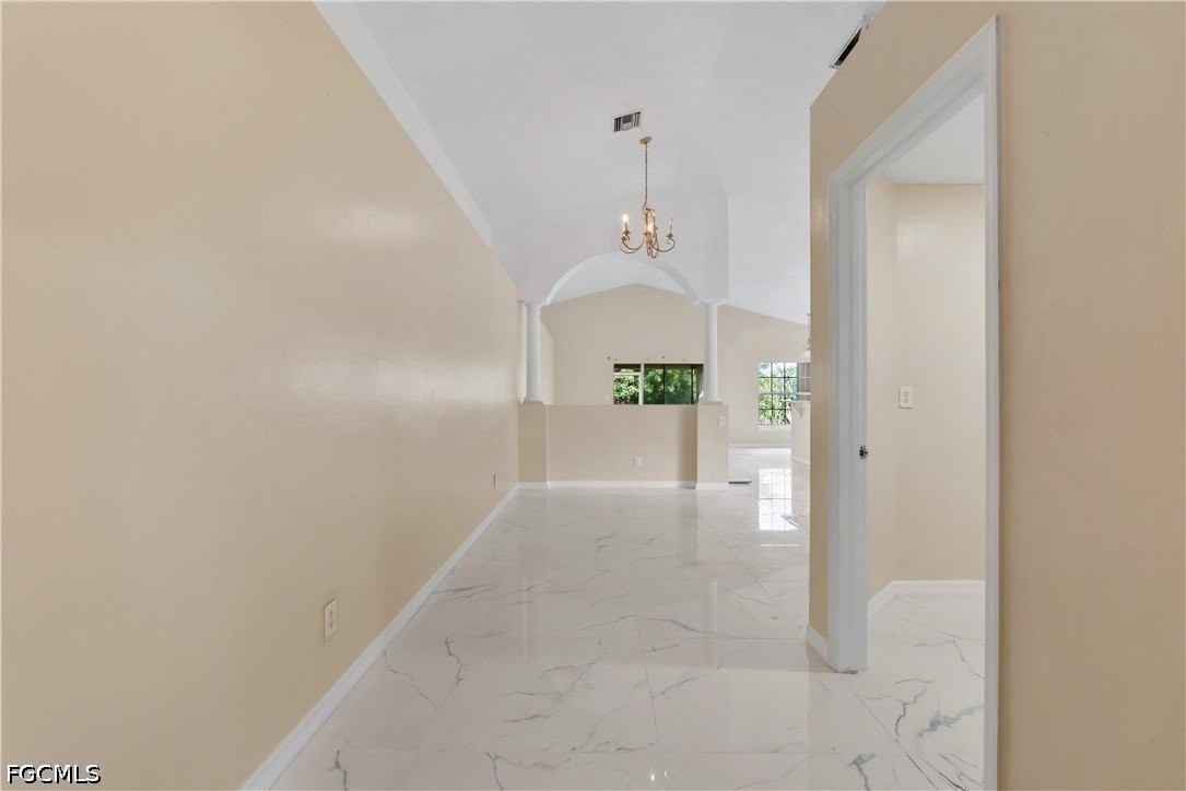 1154 Bush St E - Photo 3 of 30