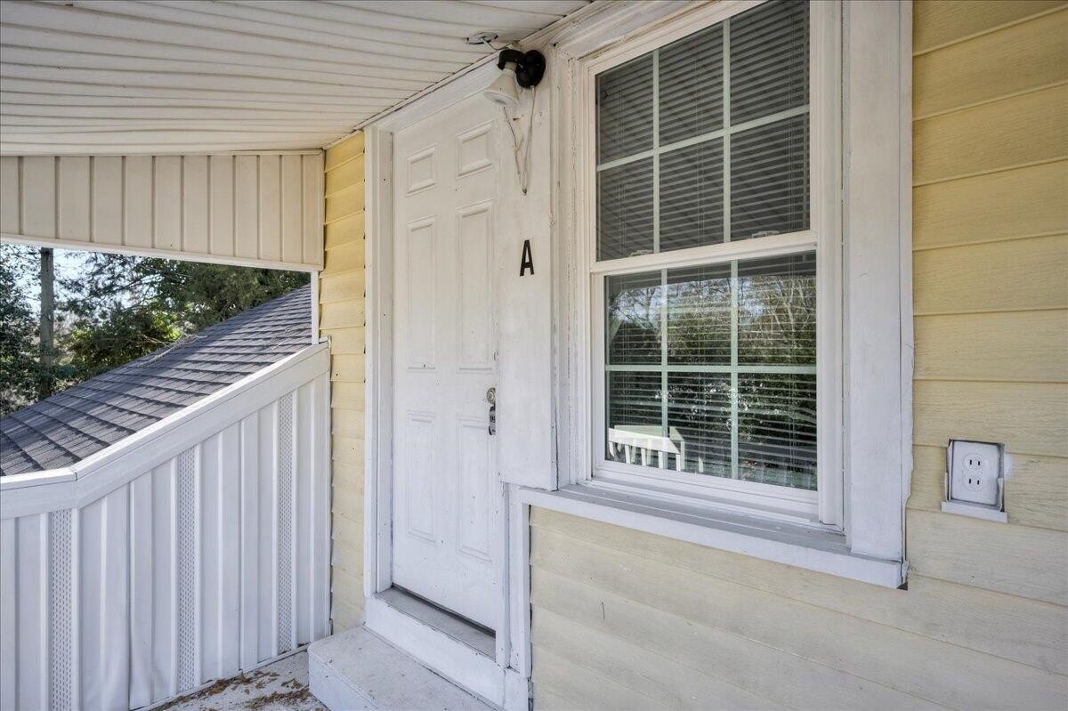 2245 Bayvale Rd - Photo 2 of 12