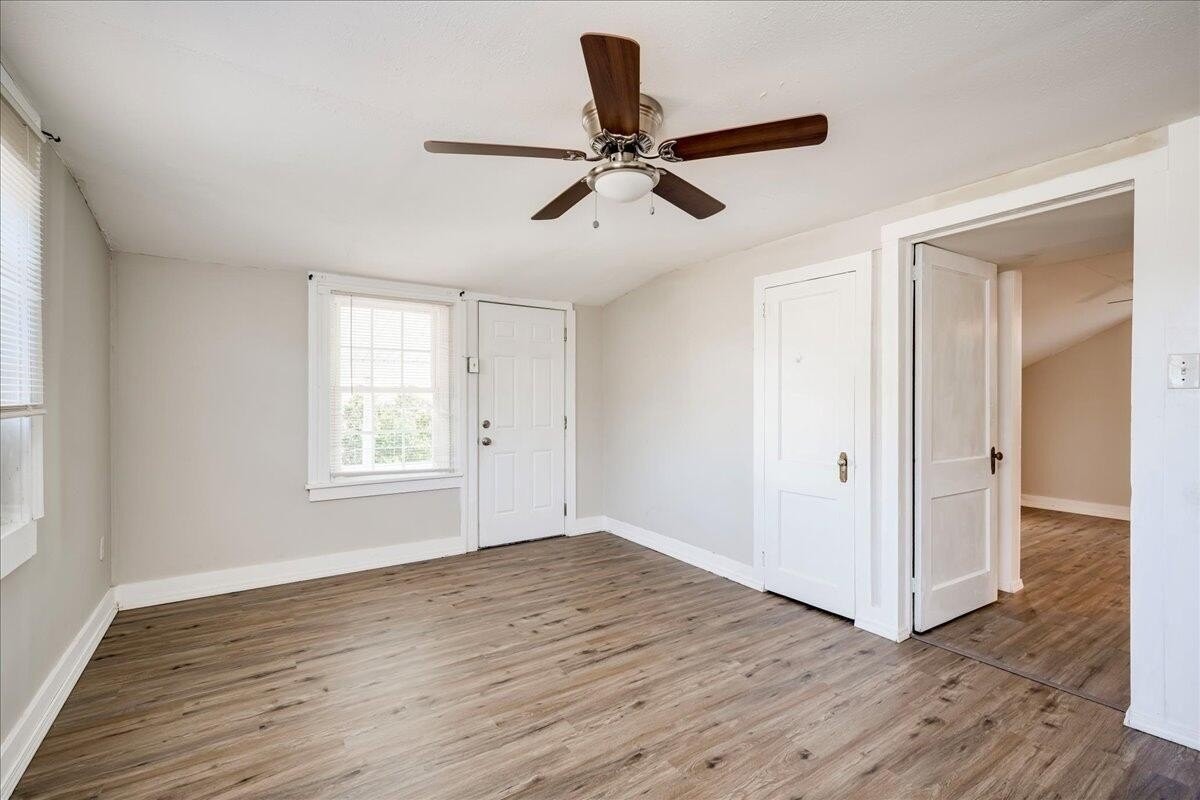 2245 Bayvale Rd - Photo 4 of 12
